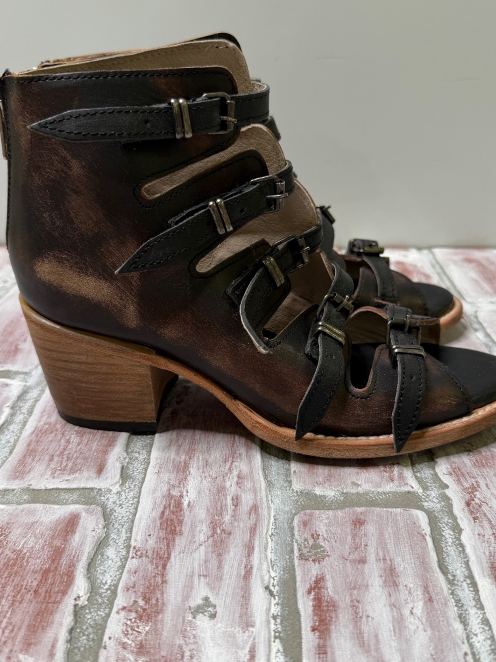Freebird Size 8 Quinn Black Leather Multi Buckle Strappy Sandals - Picture 2 of 9